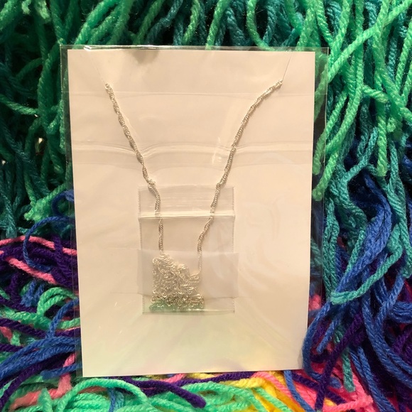 Mary Jane-Weed Leaf w/Peace-Pipe charm necklace - Picture 5 of 6
